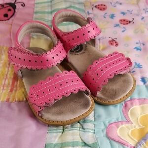 Livie & Luca Pink Leather Scalloped Edge Sandals Size 6 Posey
